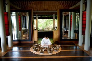 chữa lành bằng chuông xoay