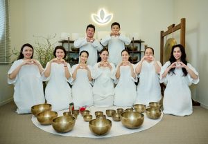 học trị liệu chuông xoay tại Shan Healing