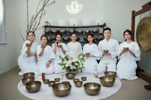 học trị liệu chuông xoay tại Shan Healing