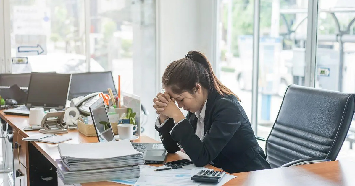 Dấu hiệu nhận biết stress công việc